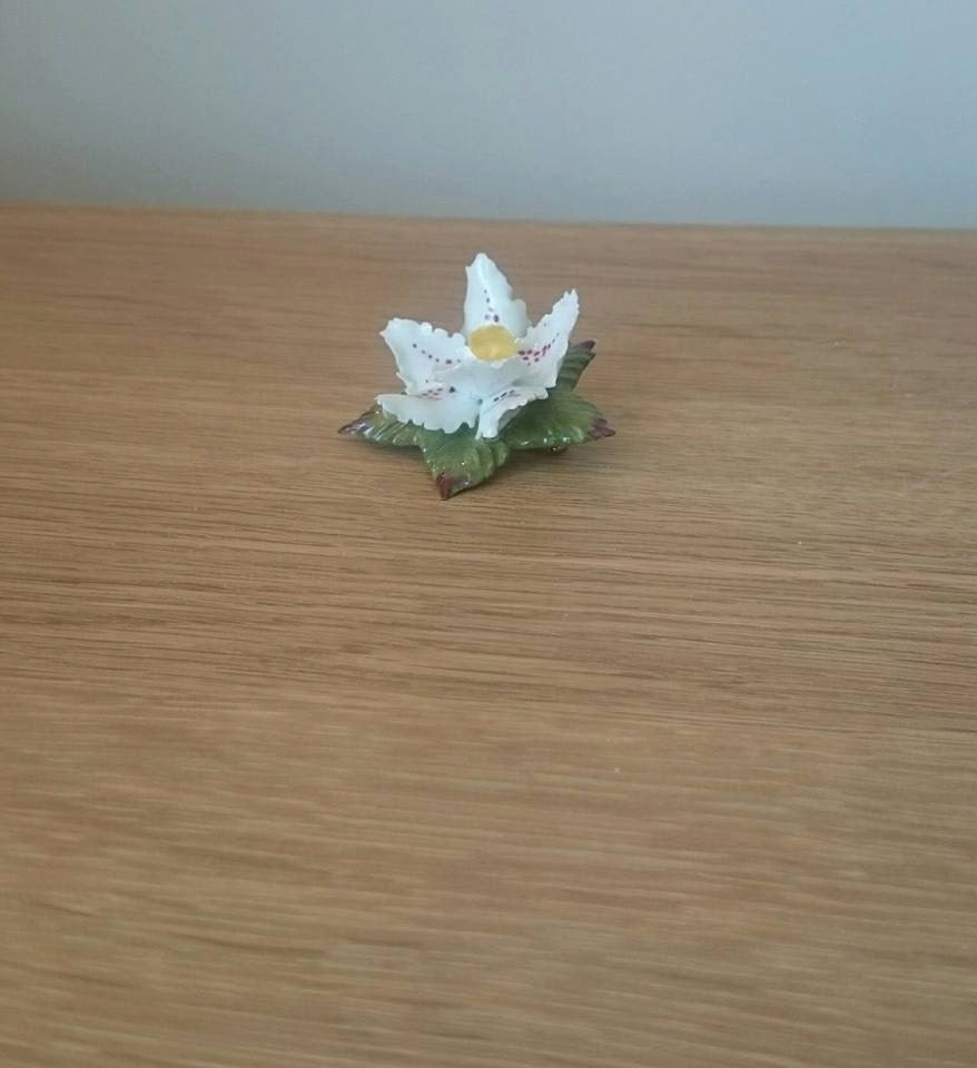 Vintage Floral Brooch White Lilly Fine Bone China Floral Boutique  1950's English Jewellery Jewelry