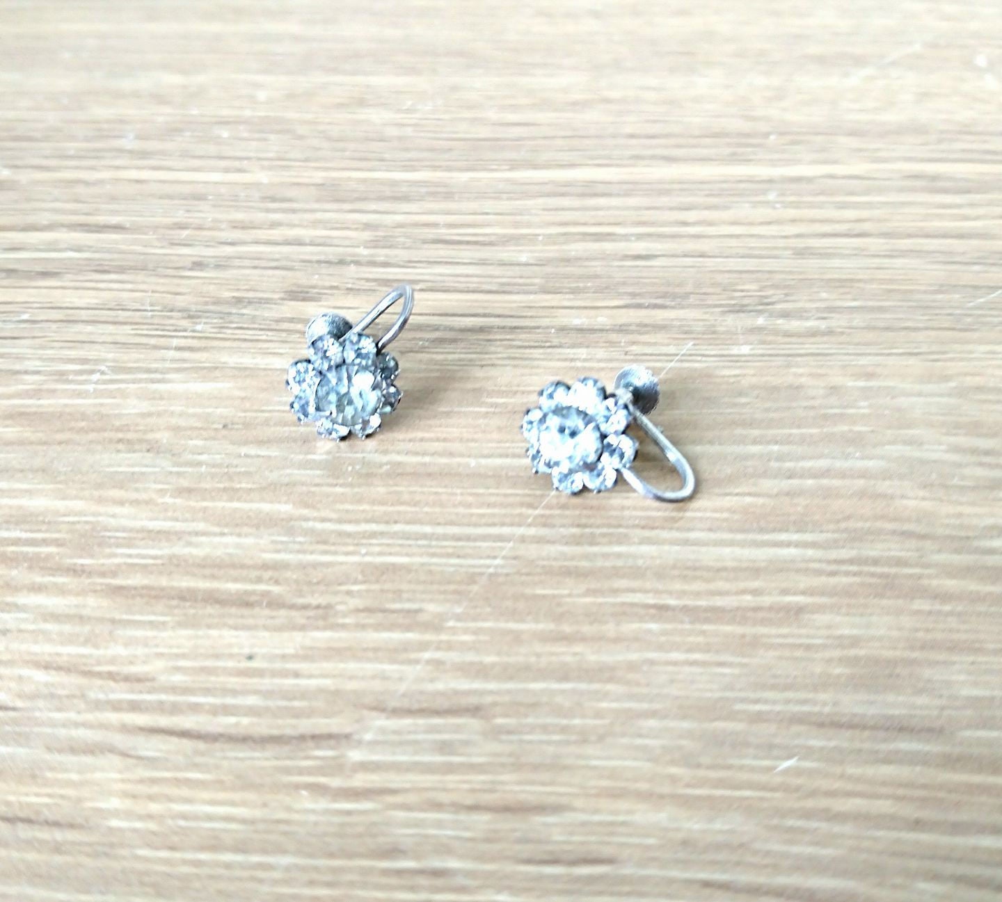 Vintage Earrings Screw Back Faux Diamond diamante Rhinestone Silver Tone Floral Stud Costume jewelry