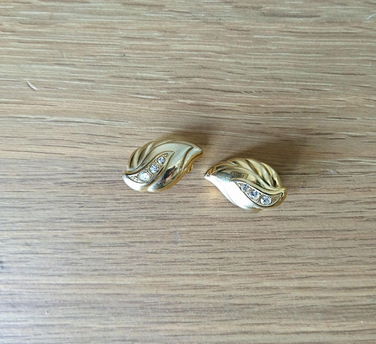 Vintage Buckingham Gold Leaf Clip On Earrings, Faux Rhinestone Detail