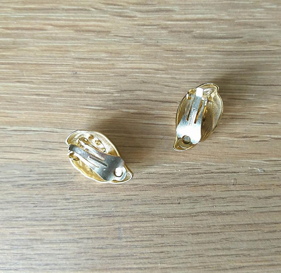 Vintage Buckingham Gold Leaf Clip On Earrings, Faux Rhinestone Detail