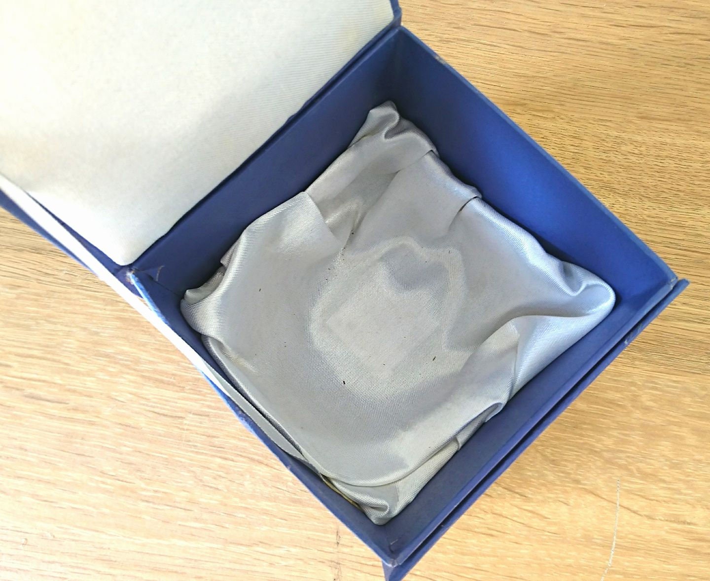 Vintage Knightsbridge Glass Paperweight, Wavy Line Egg Shape, Boxed