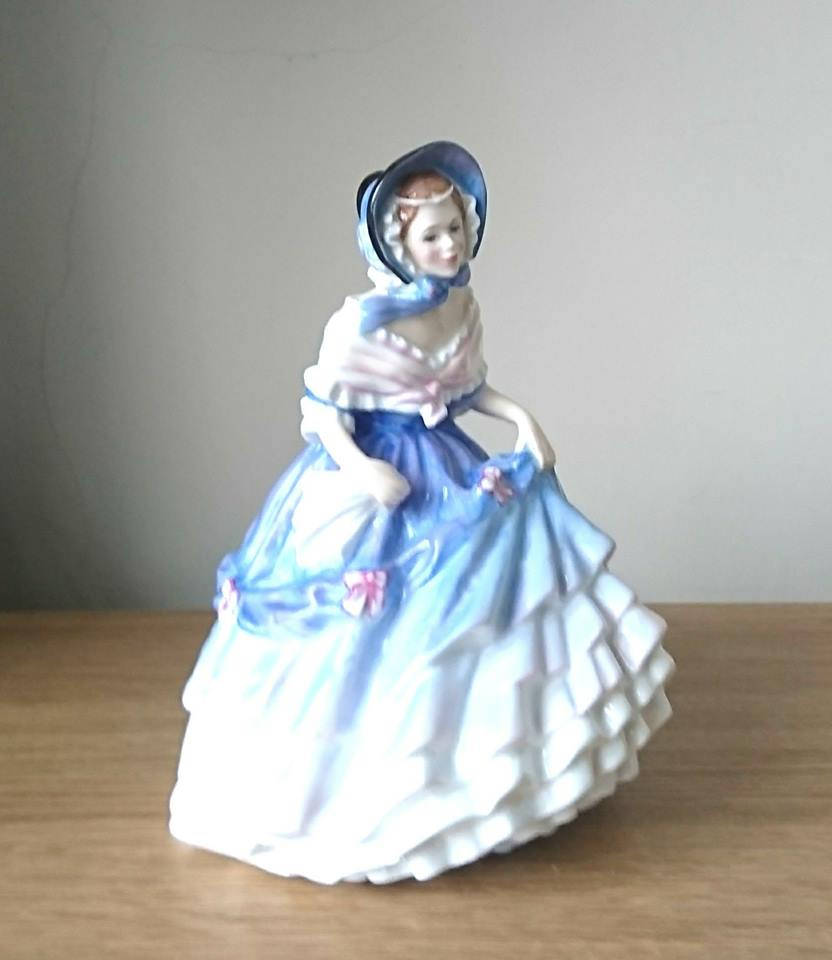 Royal Doulton Figurine: Alice HN3368, 1990, Classic Pretty Ladies