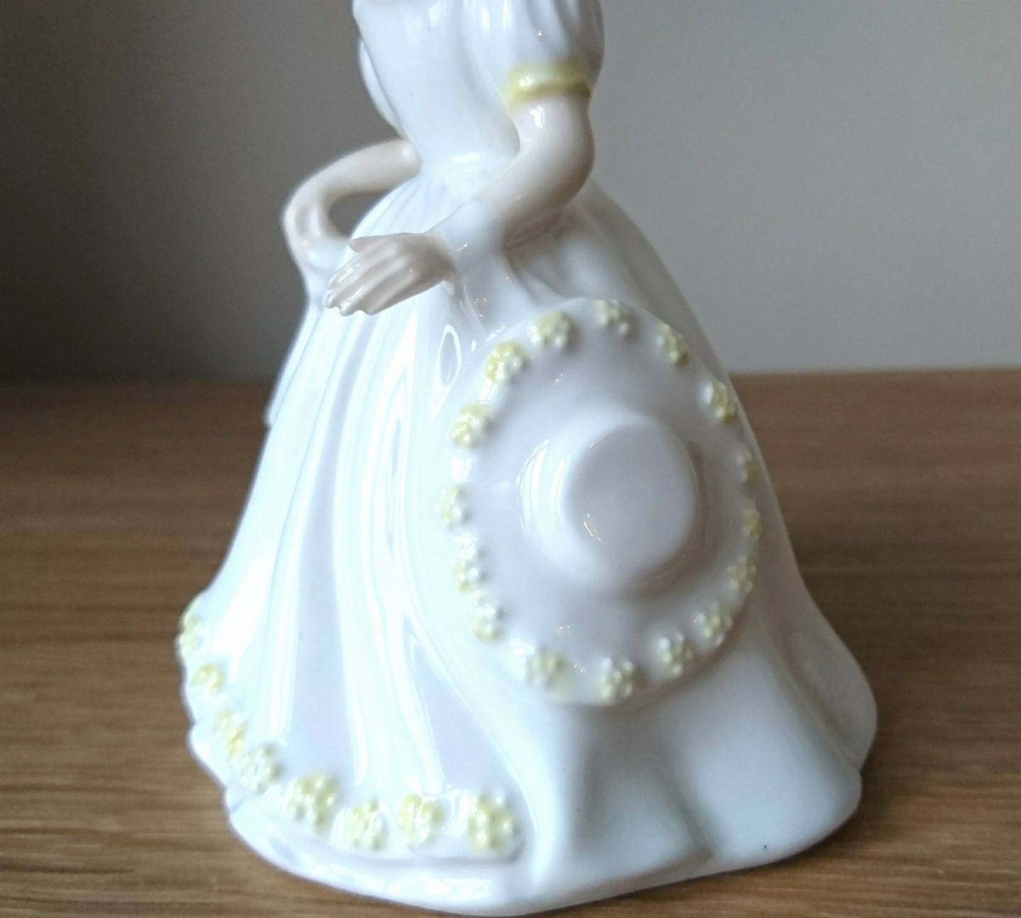 Vintage Royal Doulton Lady Figurine Amanda Pretty Lady Vanity Fair Children