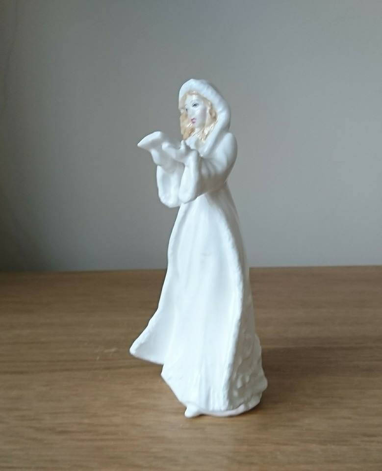 Vintage Royal Doulton Figurine: Christmas Carols, HN3727 Sentiments