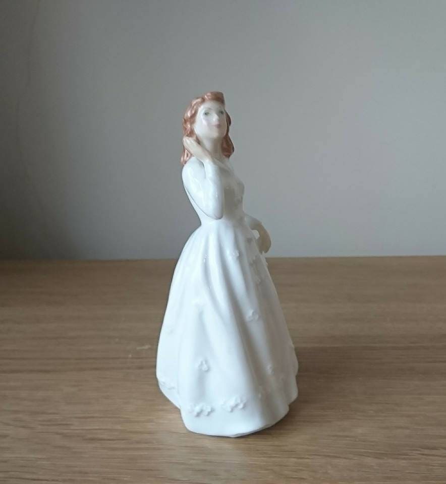 Royal Doulton Lady Figurine Joy HN3875 Pretty White Dress Figurine Collectors Club