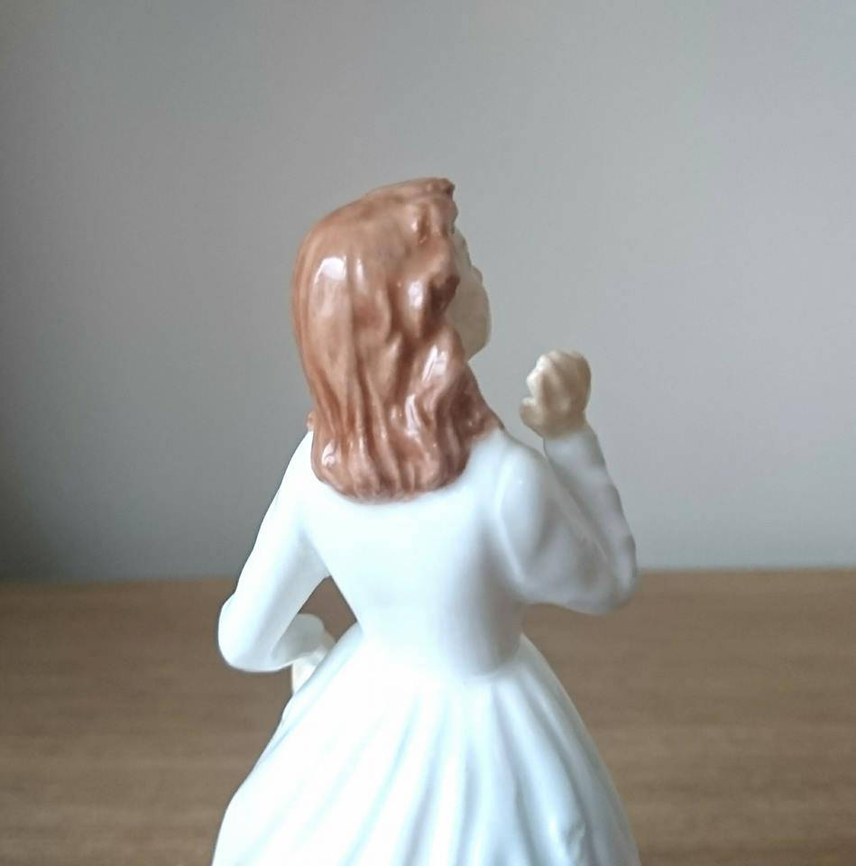 Royal Doulton Lady Figurine Joy HN3875 Pretty White Dress Figurine Collectors Club