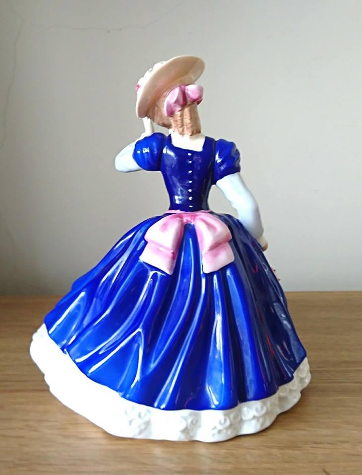 Royal Doulton Figurine: Mary HN3375, 1992 Figure of the Year