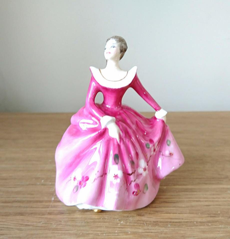Vintage Royal Doulton Figurine  Fragrance HN 3250, Crinoline Lady