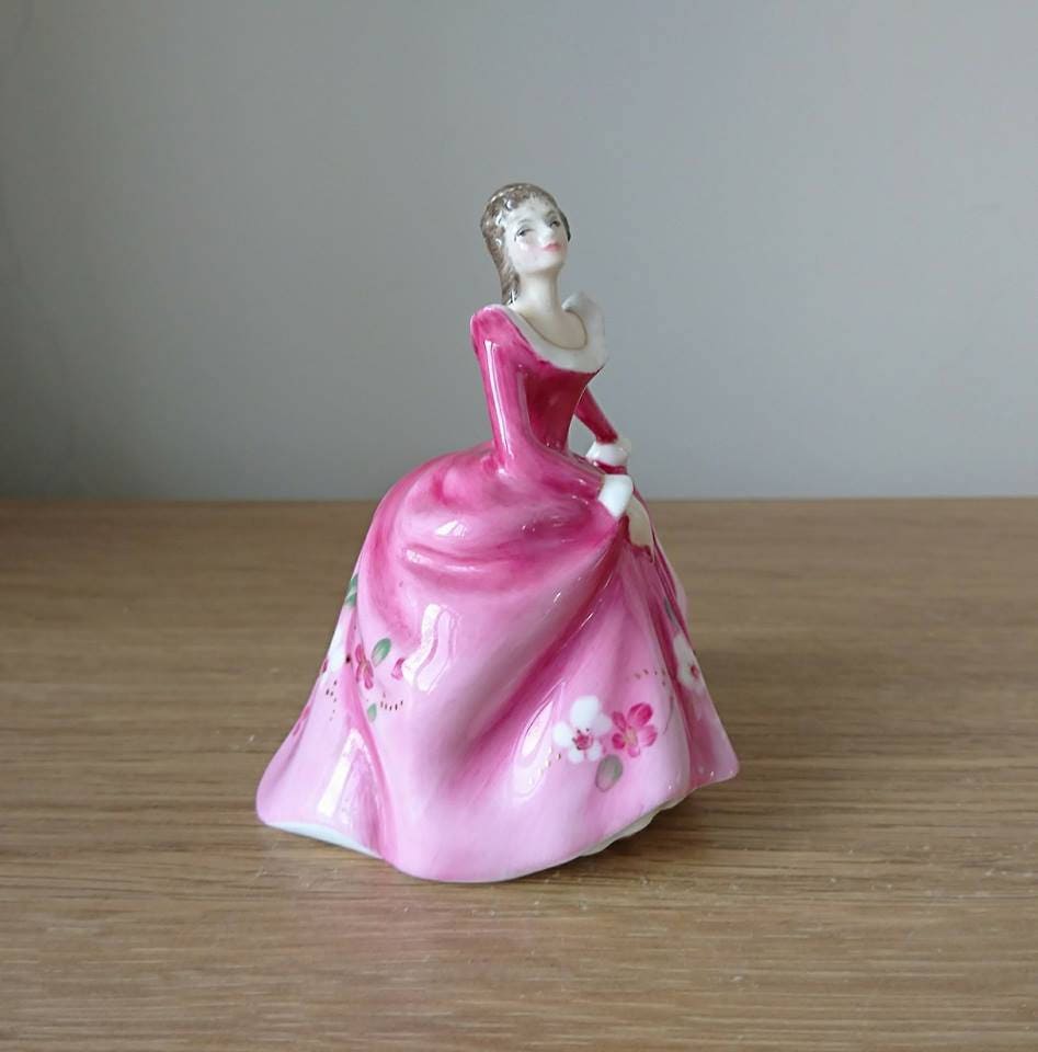 Vintage Royal Doulton Figurine  Fragrance HN 3250, Crinoline Lady