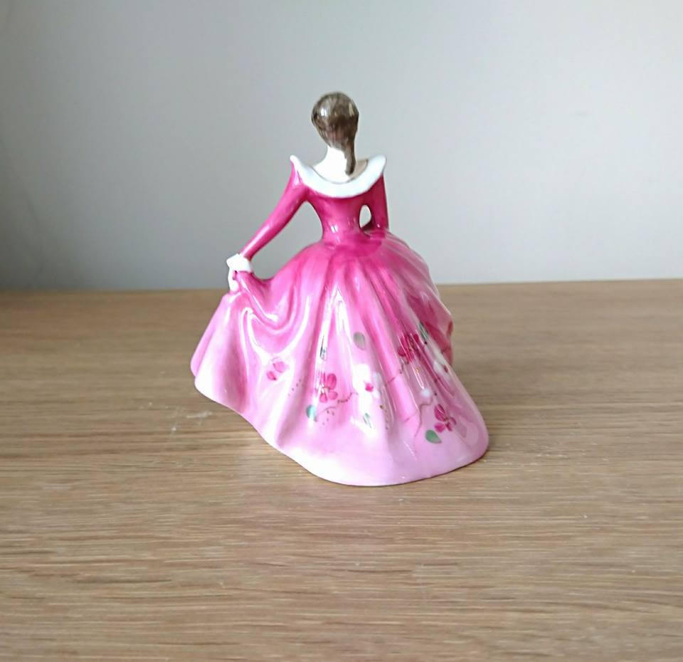 Vintage Royal Doulton Figurine  Fragrance HN 3250, Crinoline Lady