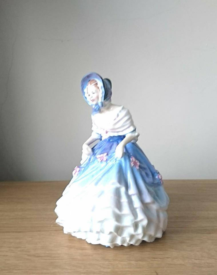 Royal Doulton Figurine: Alice HN3368, 1990, Classic Pretty Ladies