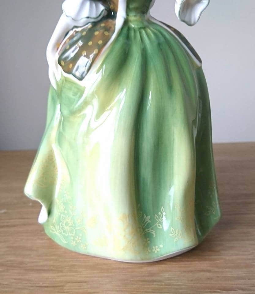 Royal Doulton Fleur Figurine HN2368, Green Dress Pretty Lady
