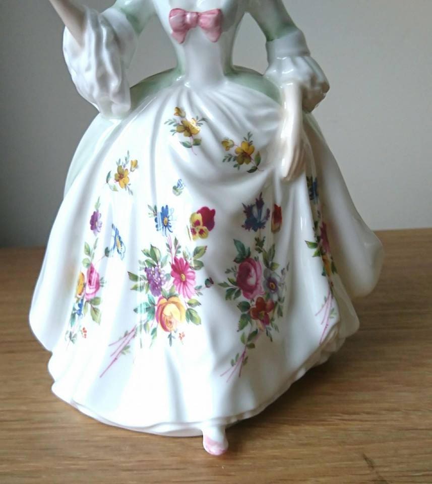 Royal Doulton Lady Figurine Diana HN2468 Peggy Davis Classic Collectable Figurine Pretty Lady Porcelain