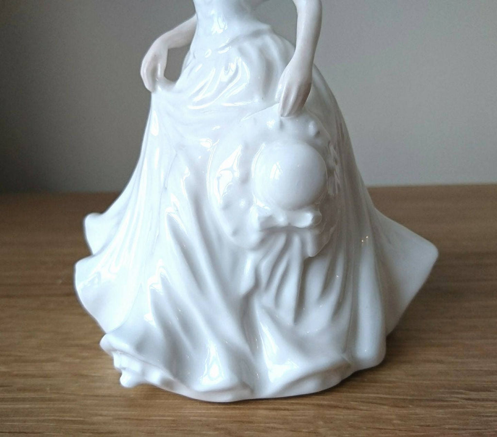 Royal Doulton Figurine Harmony HN4096 Collectors Club Figurine White Pretty Dress