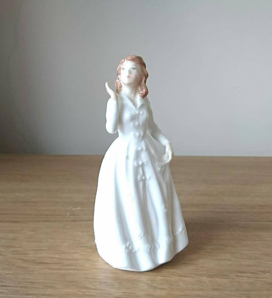Royal Doulton Lady Figurine Joy HN3875 Pretty White Dress Figurine Collectors Club