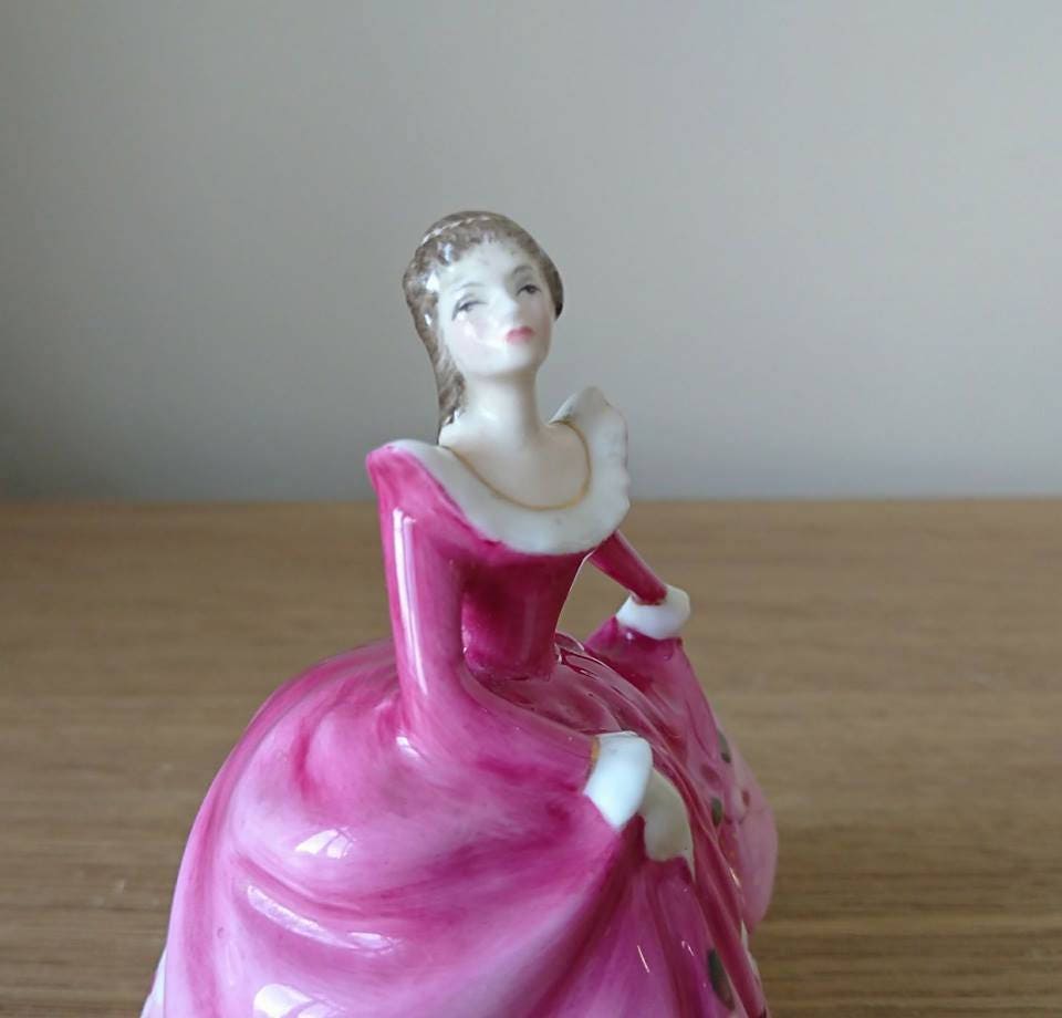 Vintage Royal Doulton Figurine  Fragrance HN 3250, Crinoline Lady