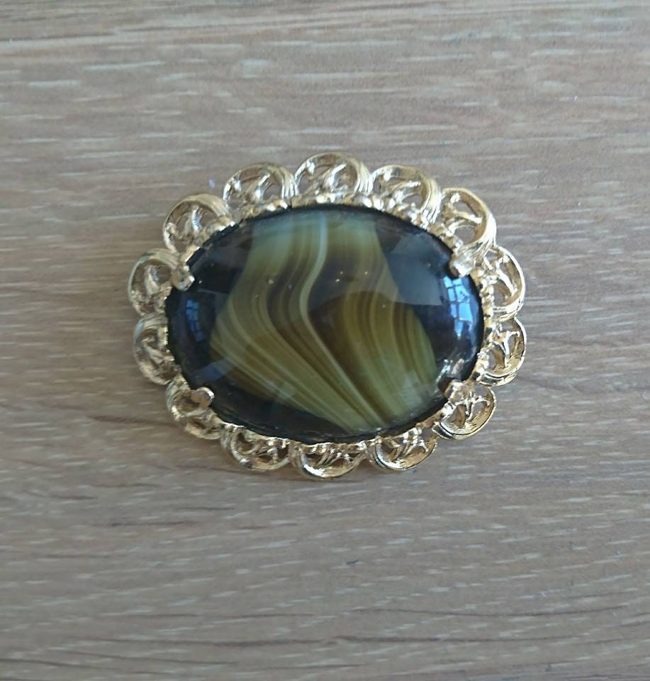 Victorian Style Faux Agate Brooch, Gold Tone Costume Jewelry