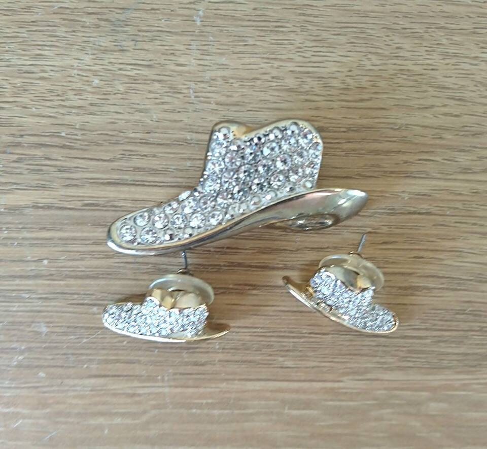 Vintage Rhinestone Cowboy Hat Brooch and Earrings Set