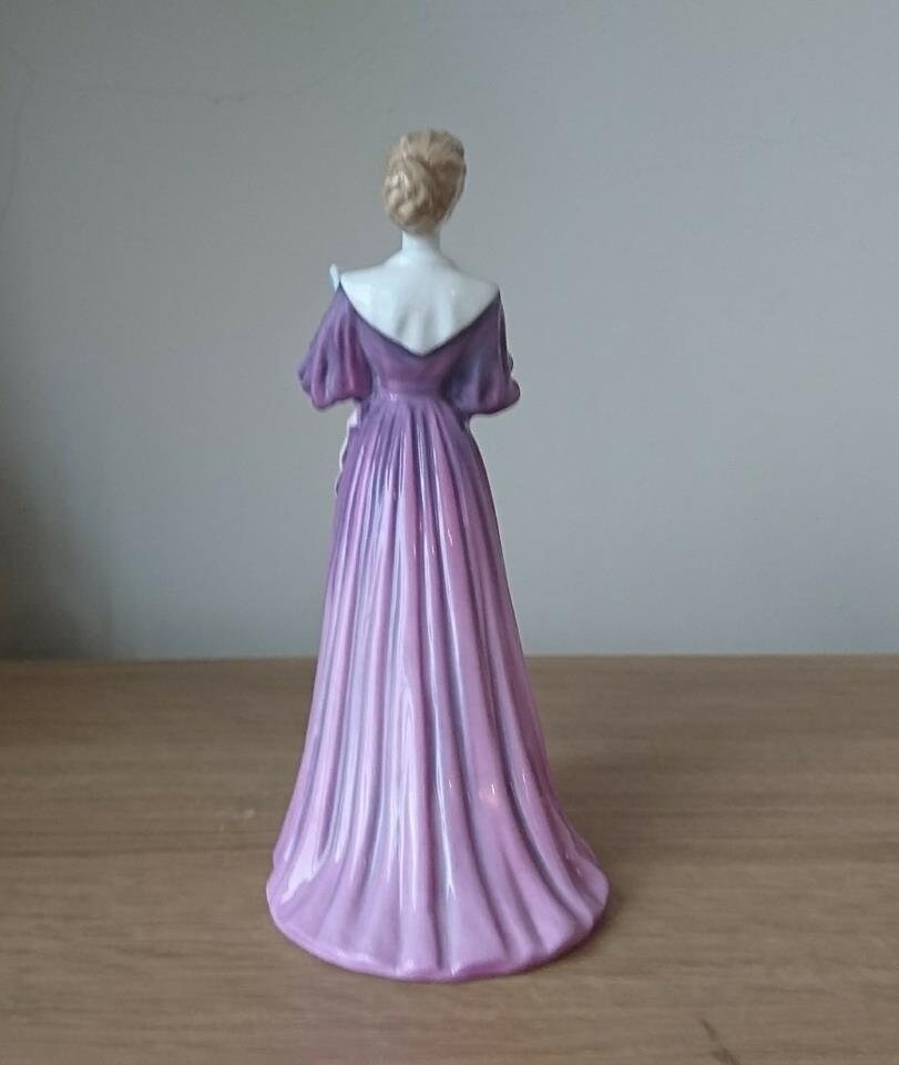 Royal Doulton The Recital HN4466 Lady Figurine Nada Pedley International Collectors Club