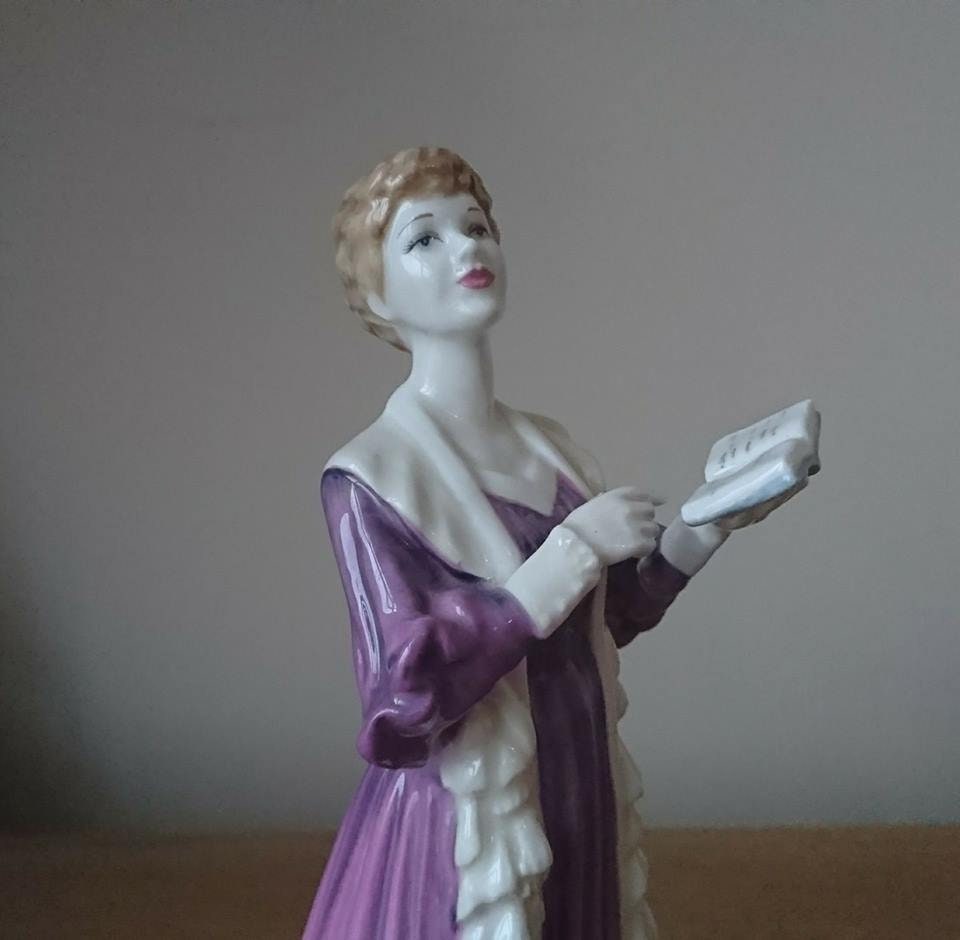 Royal Doulton The Recital HN4466 Lady Figurine Nada Pedley International Collectors Club