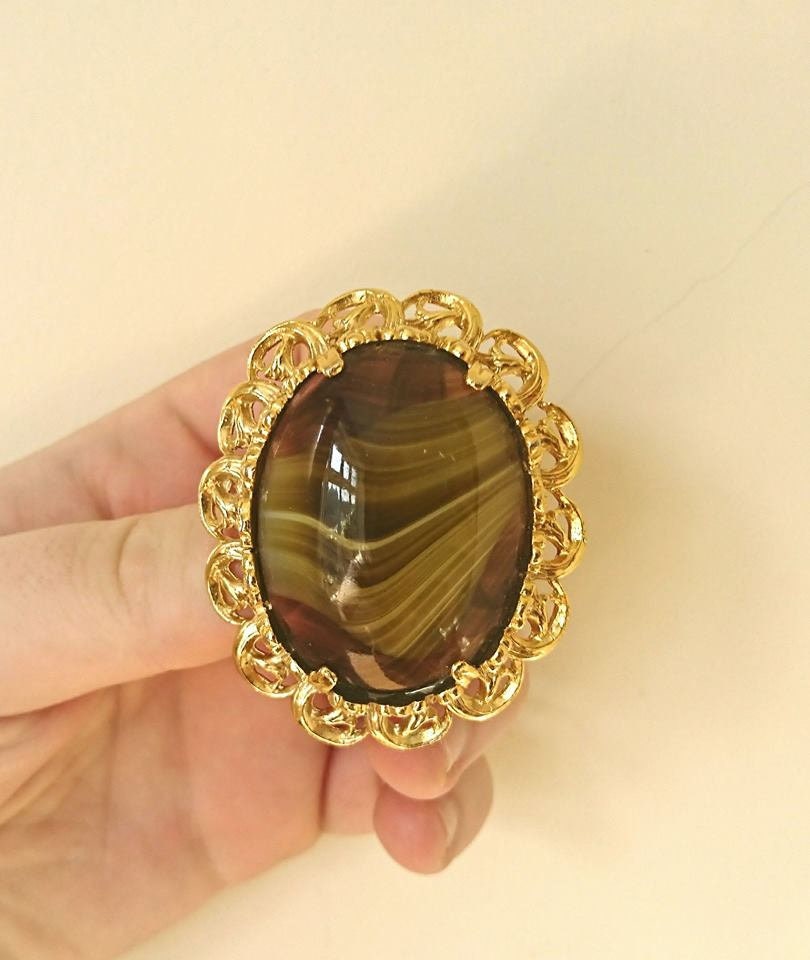 Victorian Style Faux Agate Brooch, Gold Tone Costume Jewelry