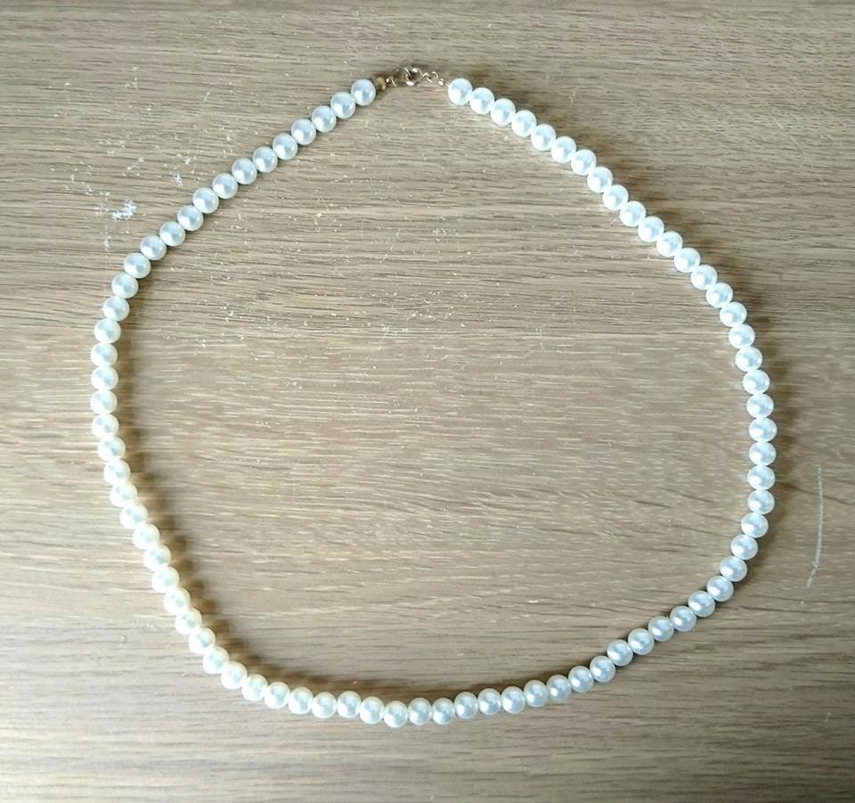 Vintage 1960s Faux Pearl Necklace, Single Strand, Costume Jewelry