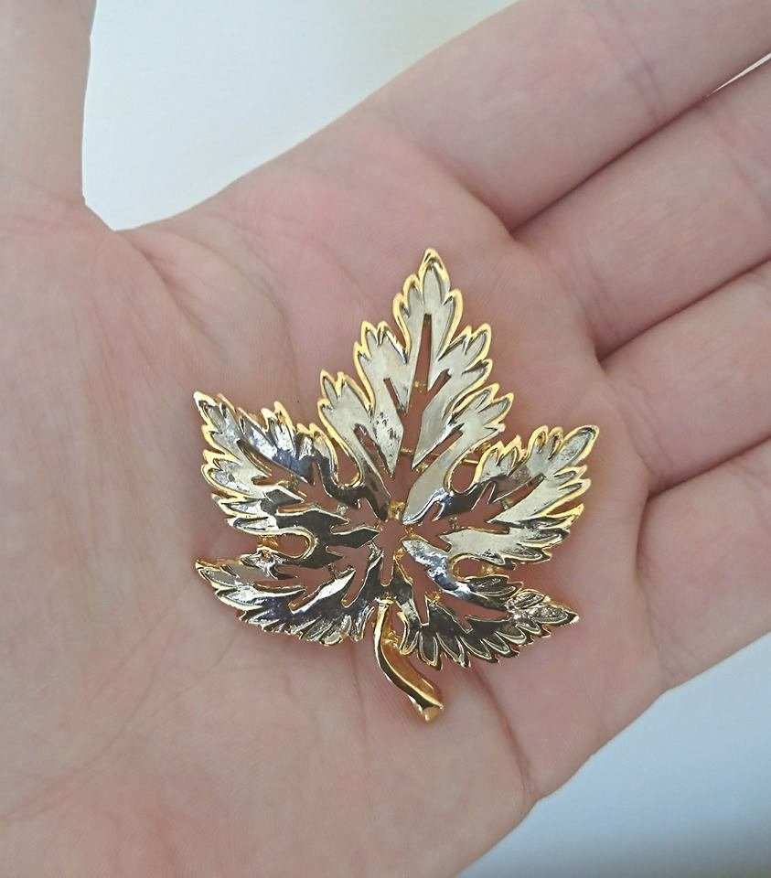 Vintage Leaf Brooch Silver Gold Tone Metal Costume Jewellery Jewelry Pin Palmate Leaf