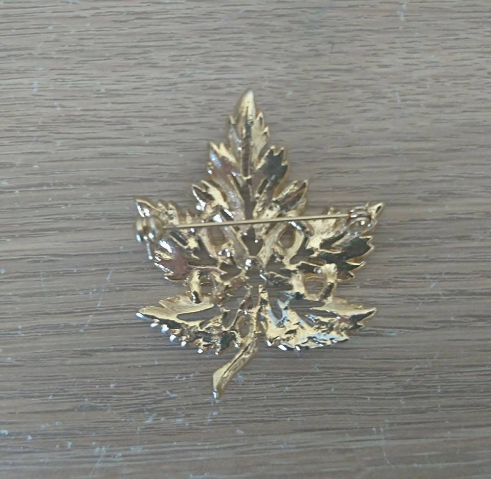 Vintage Leaf Brooch Silver Gold Tone Metal Costume Jewellery Jewelry Pin Palmate Leaf
