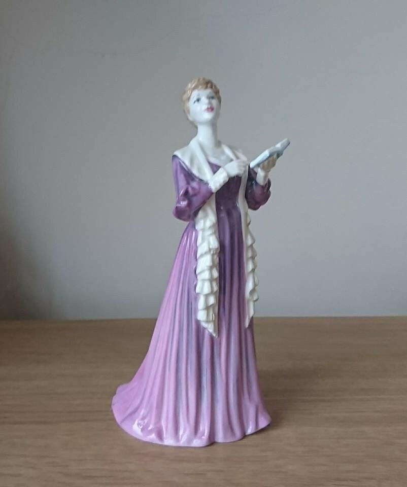 Royal Doulton The Recital HN4466 Lady Figurine Nada Pedley International Collectors Club
