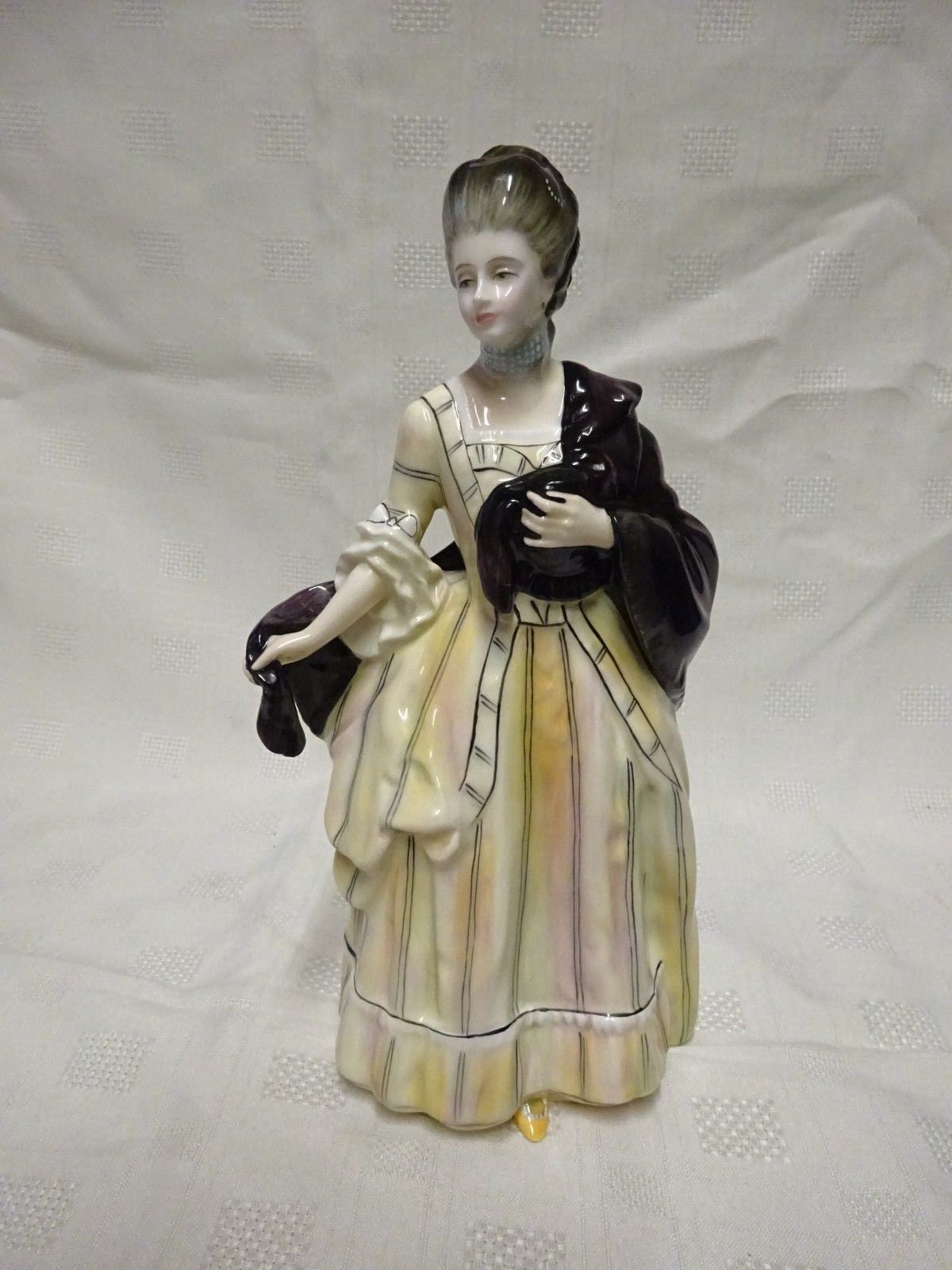 Royal Doulton Isabella Countess of Sefton HN3010 Lady Figurine Gainsborough Ladies by Peter Gee