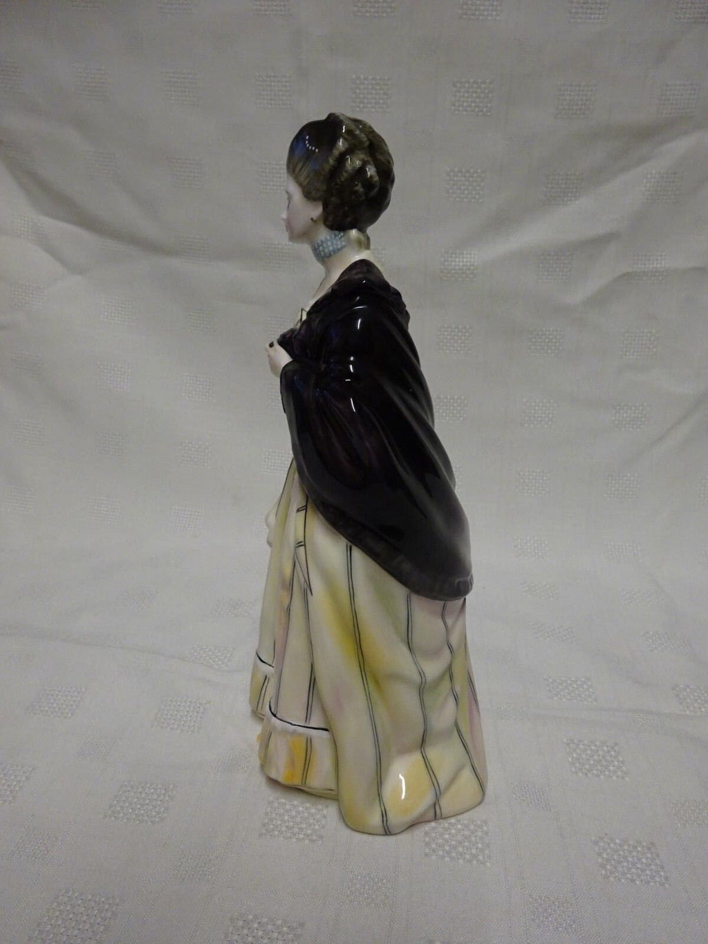 Royal Doulton Isabella Countess of Sefton HN3010 Lady Figurine Gainsborough Ladies by Peter Gee