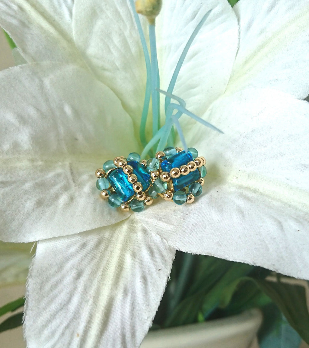 Vintage Blue Stud Earrings Costume Jewellery Jewelry Sapphire Blue Glass Silver Beads
