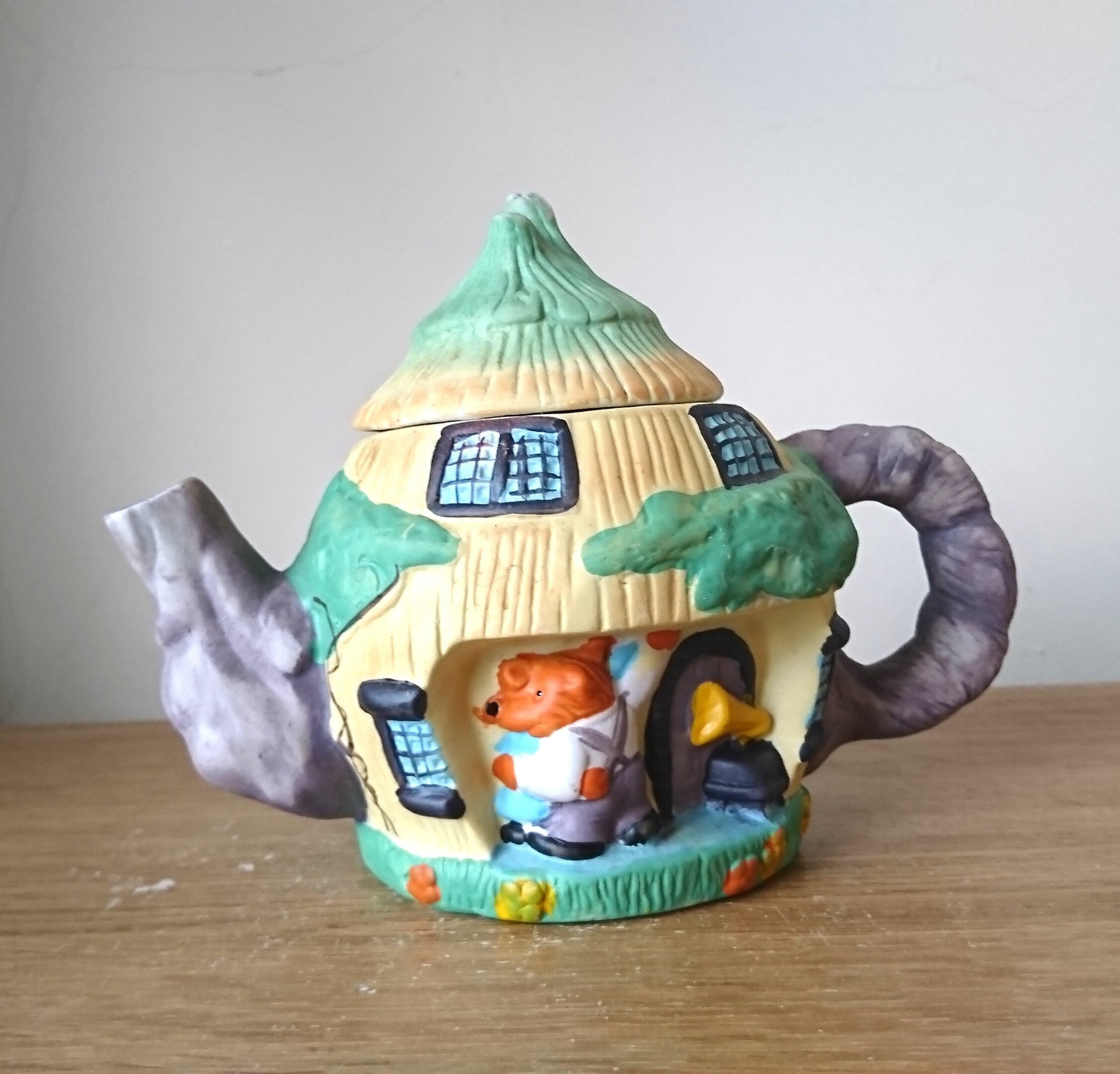 Vintage Novelty Ceramic Teapot Decorative Teddy Bear House Ornamental Teapot kitsch Hand Painted