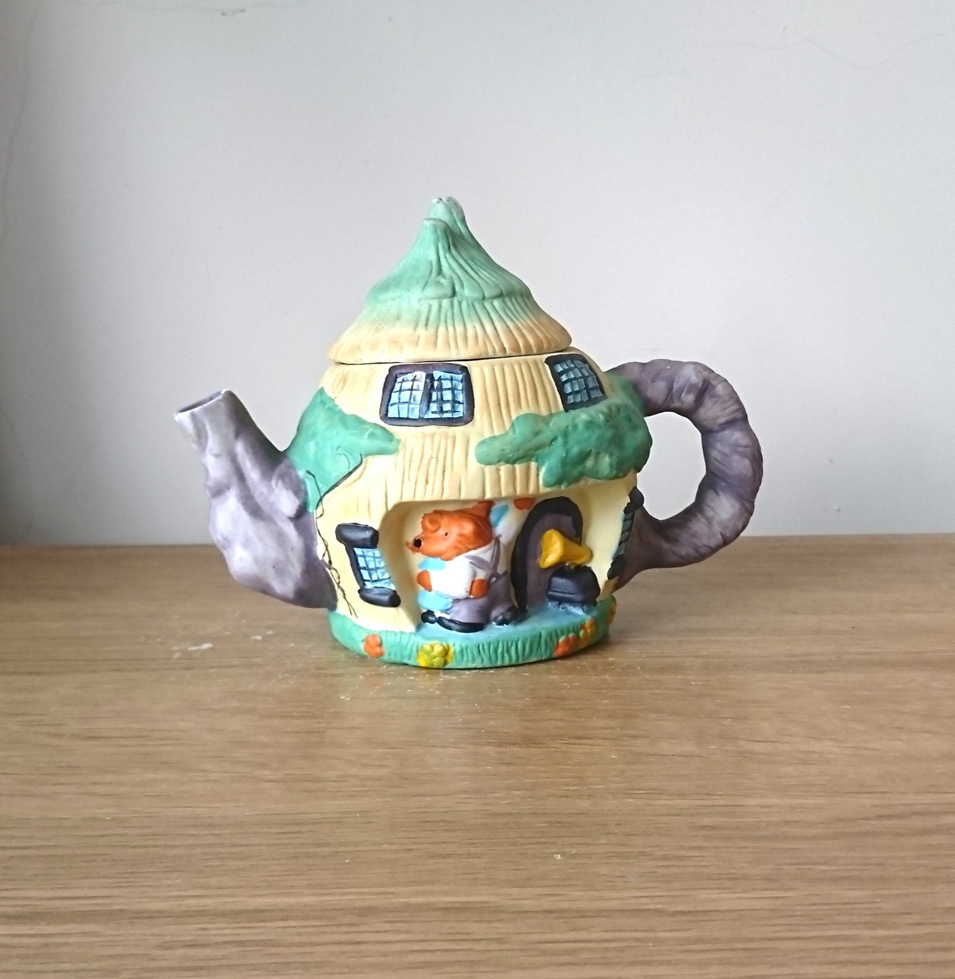 Vintage Novelty Ceramic Teapot Decorative Teddy Bear House Ornamental Teapot kitsch Hand Painted