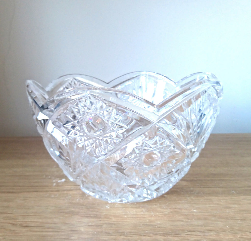 Vintage Heavy Crystal Glass Fruit Bowl, Floral Sunburst Pattern