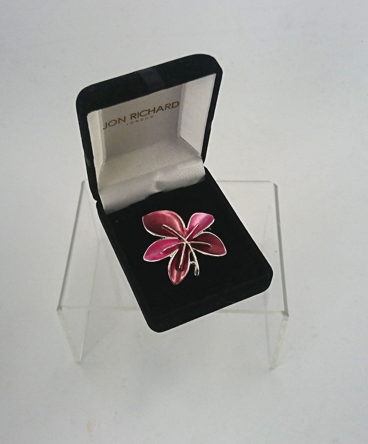 Vintage Brooch Boxed Autumn Leaf Red Enamel Silver Tone Costume Jewellery Jewelry Leaf Pin