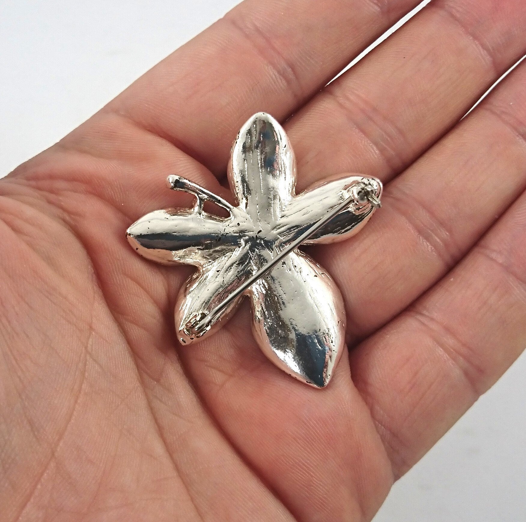 Vintage Brooch Boxed Autumn Leaf Red Enamel Silver Tone Costume Jewellery Jewelry Leaf Pin