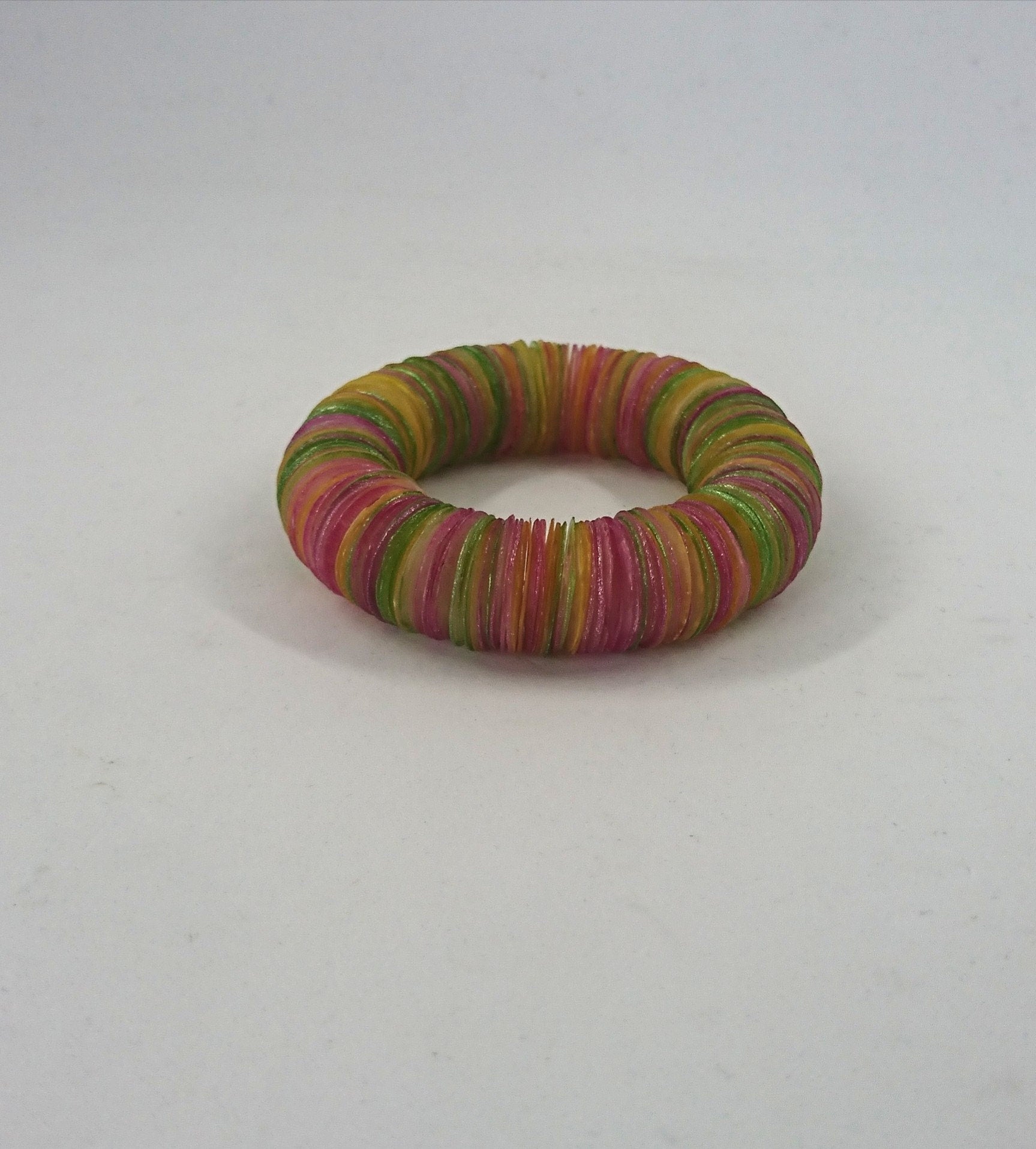Vintage Dyed Shell Stretch Bangle - Boho Costume Jewelry