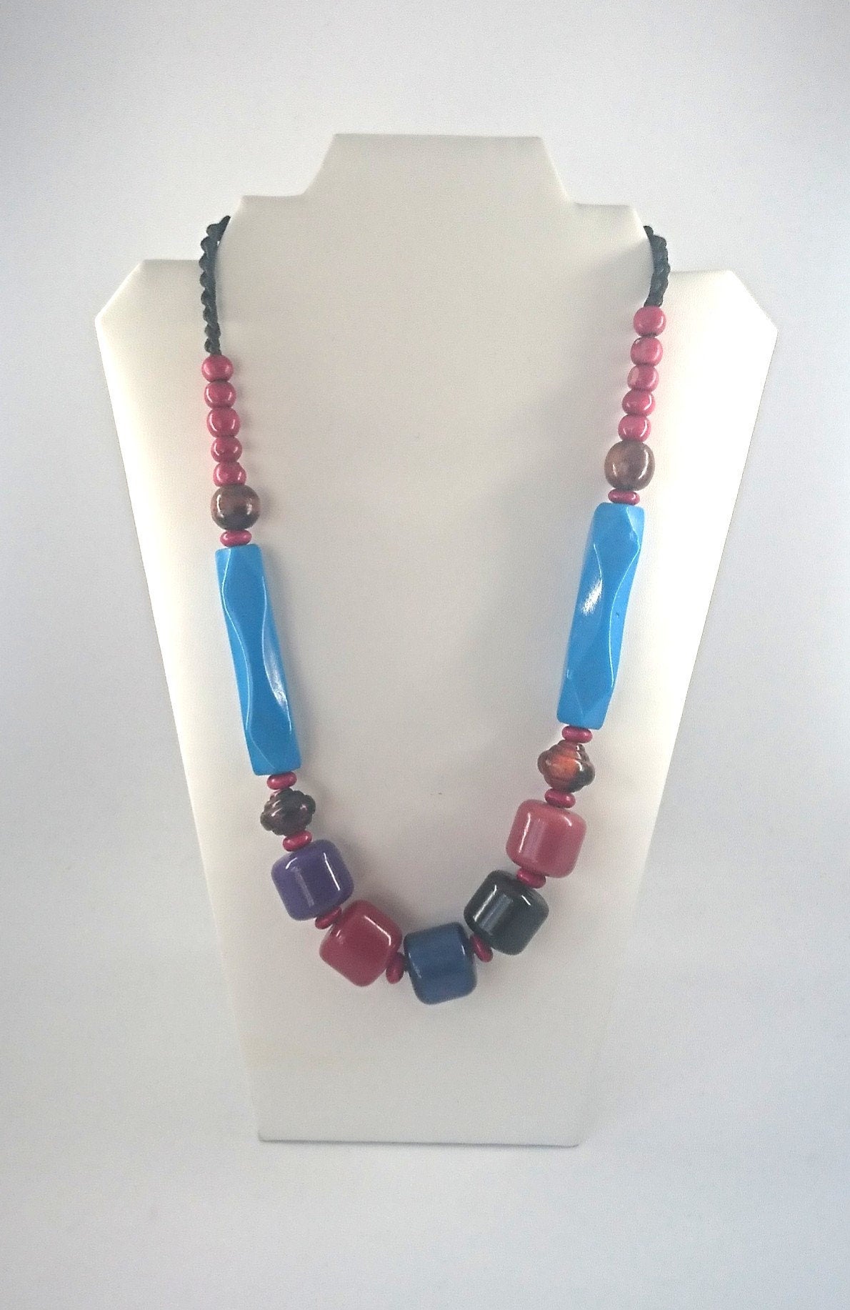 Vintage 1970s Lucite Chunky Beaded Necklace, Retro Costume Jewelry