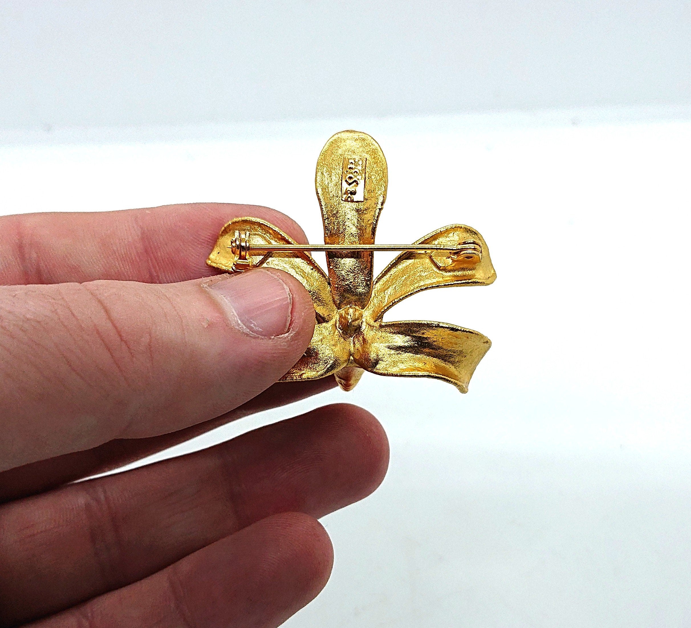 Vintage Floral Gold Brooch Flower Pin Costume Jewellery Jewelry