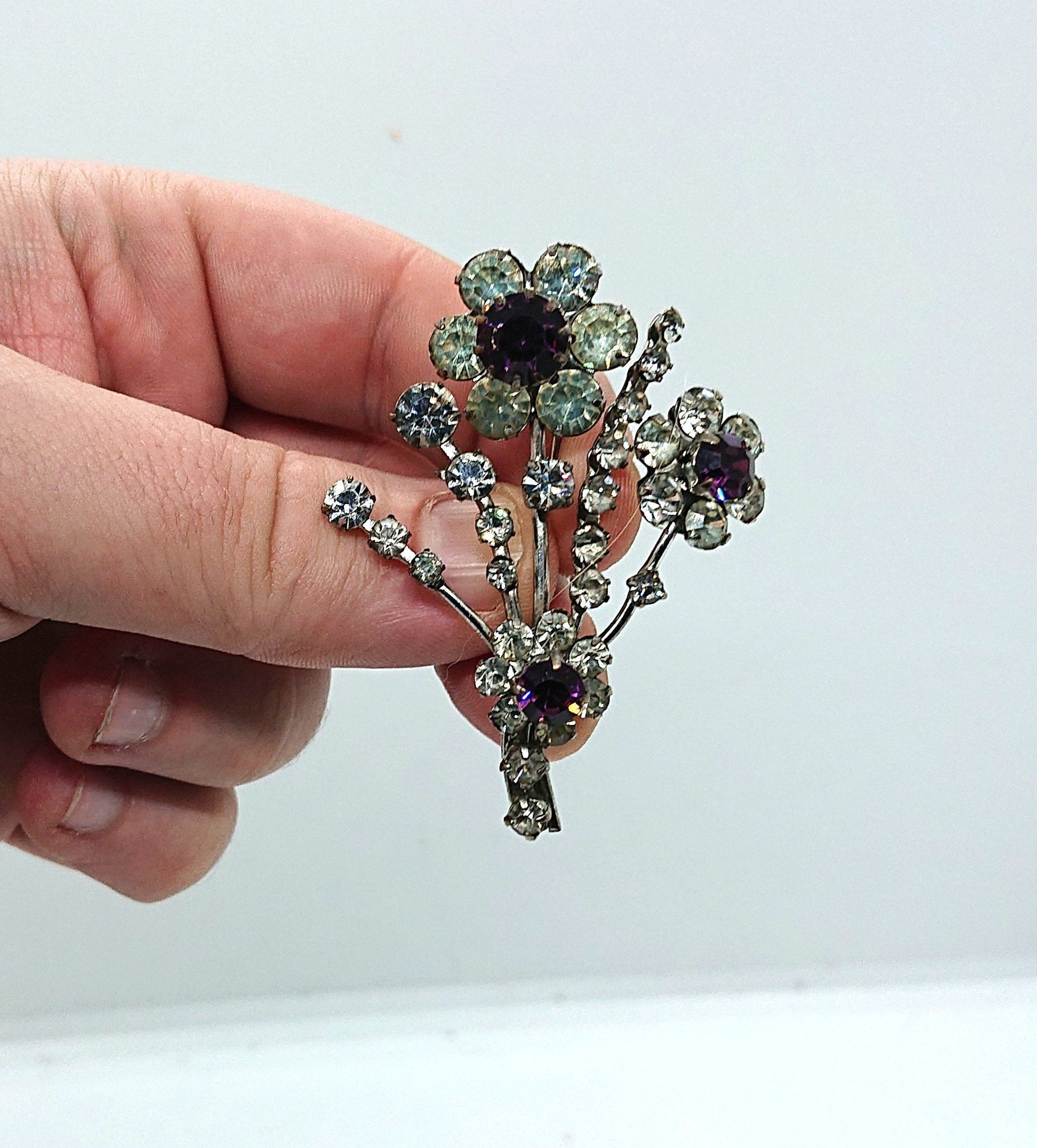Vintage Floral Brooch Clear Diamond Rhinestone Amethyst Pin Unsigned Beauty Costume Jewelry Boxed