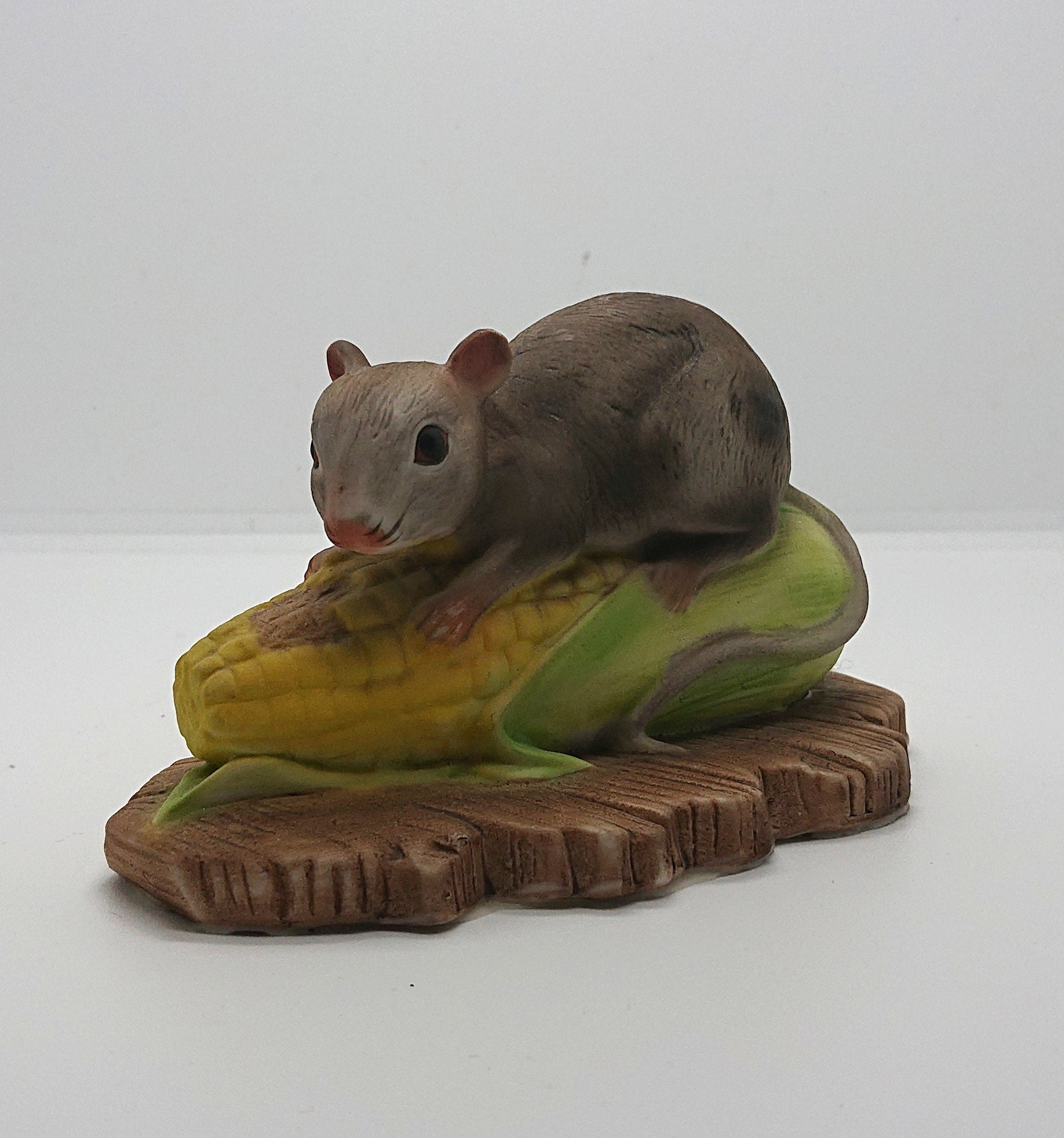 Vintage Ceramic Mouse Figurine Field Mice on Corn Cute Mouse Kitsch Figure Collectable Animal Ornament with Wooden Base