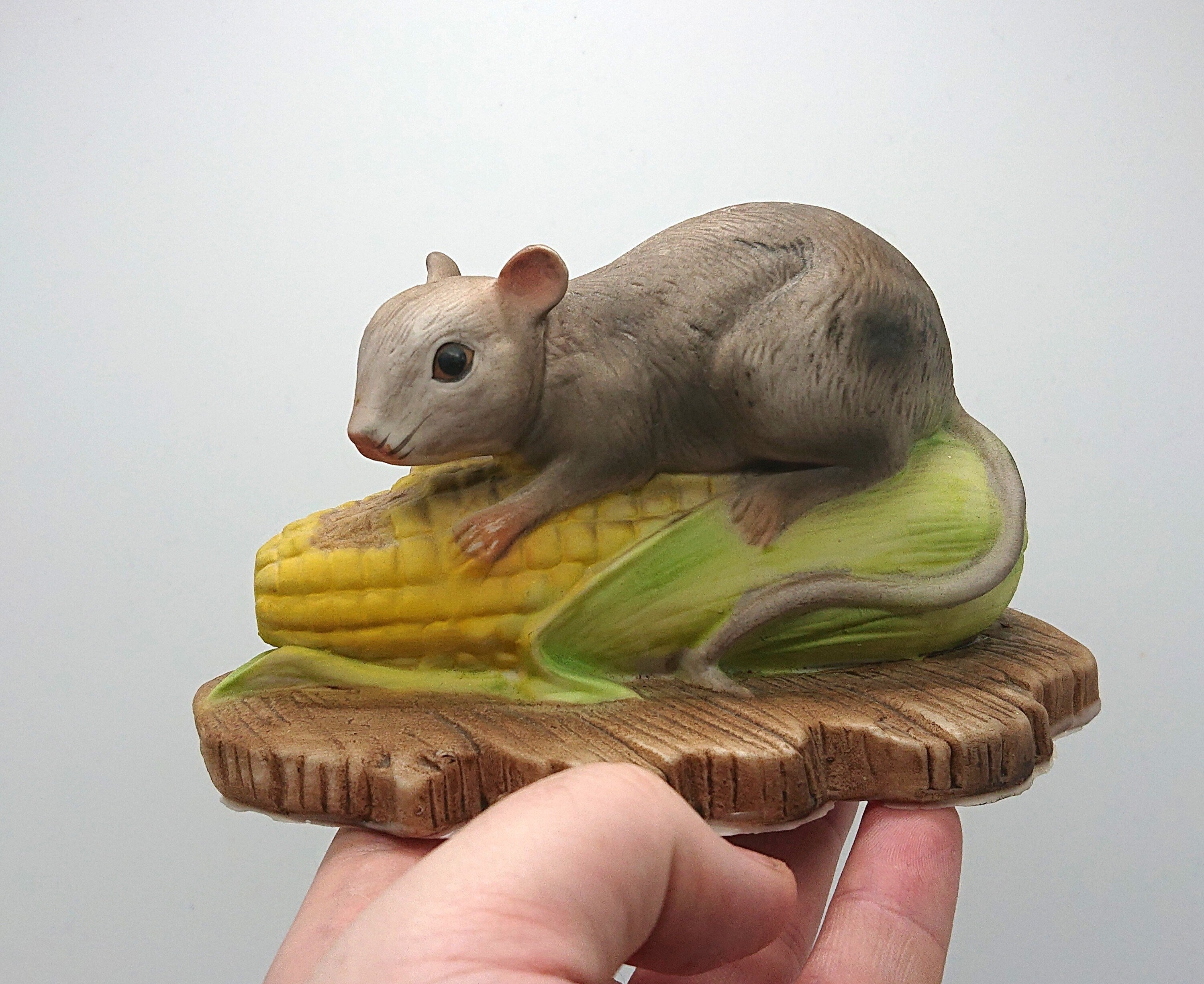 Vintage Ceramic Mouse Figurine Field Mice on Corn Cute Mouse Kitsch Figure Collectable Animal Ornament with Wooden Base