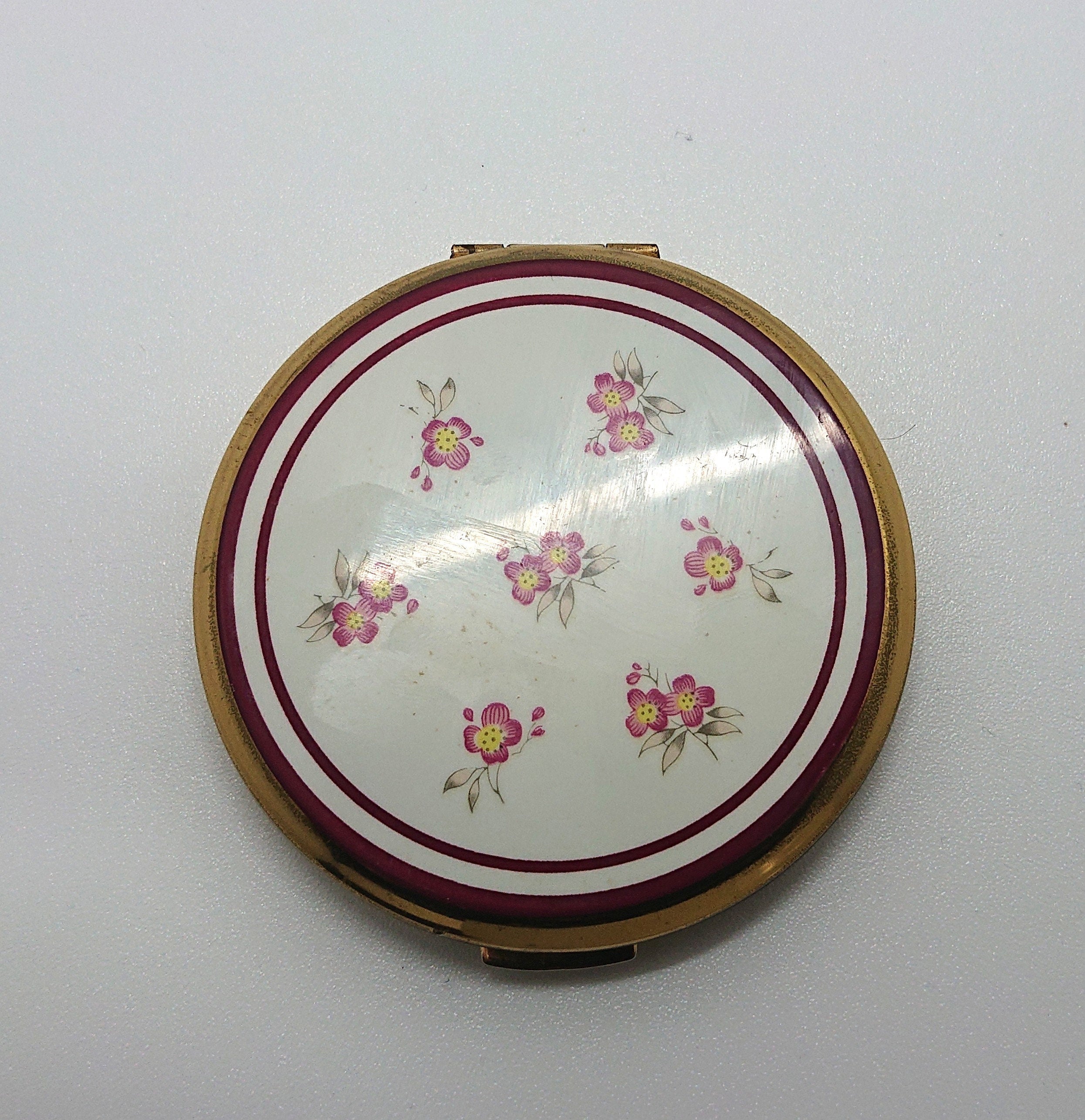 Vintage Stratton Compact Original Box Floral Compact Gold with Sifter Red and White Flowers Make Up Compact Vanity Hand Mirror
