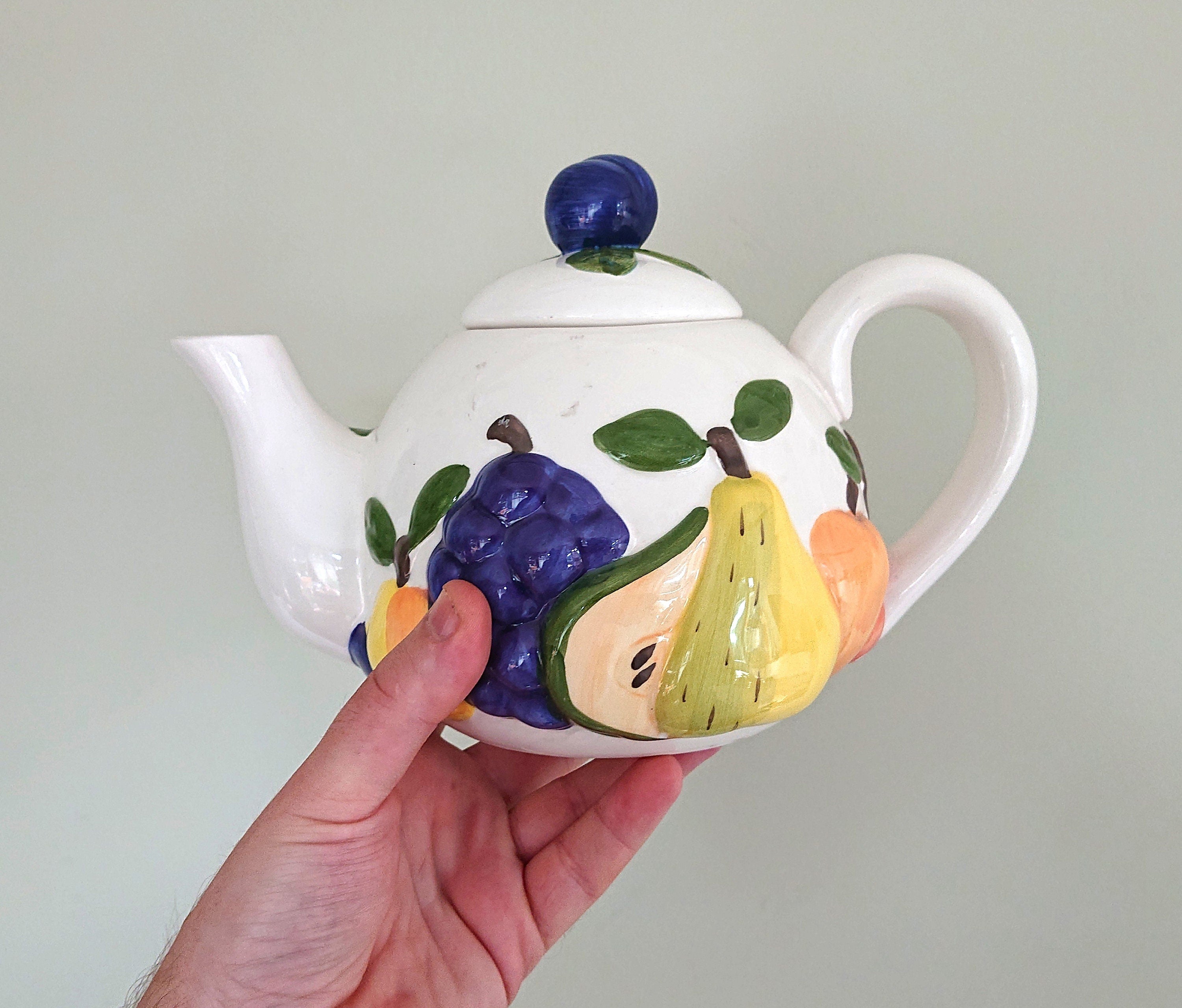 Vintage Teapot by Rayware White Fruit Teapot Country Cottage Chic Afternoon Tea Party Decorative, Ornamental Novelty Teapot