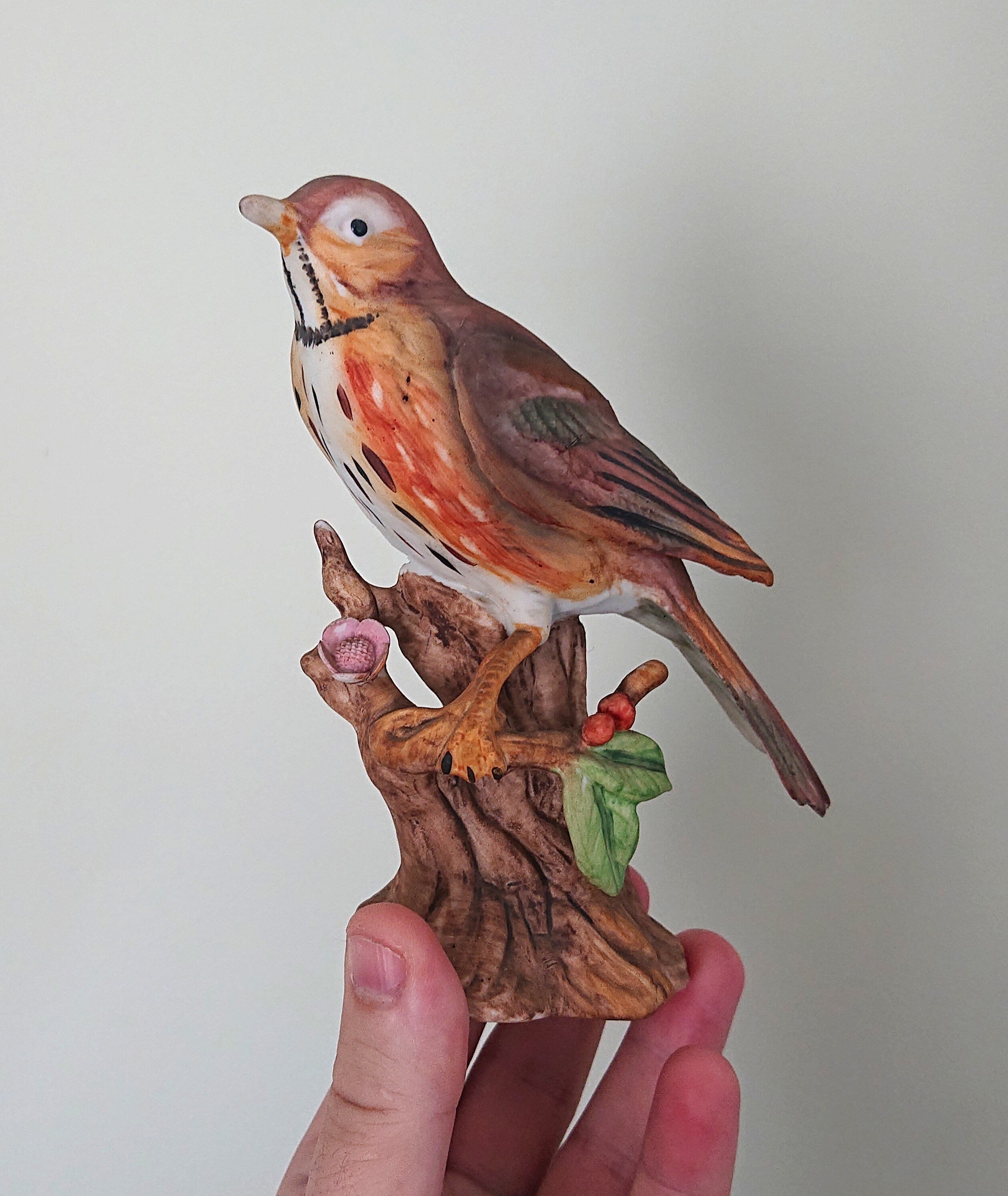Vintage Bird Figurine on Branch Wood Thrush Collectable Bird Ornament Porcelaine