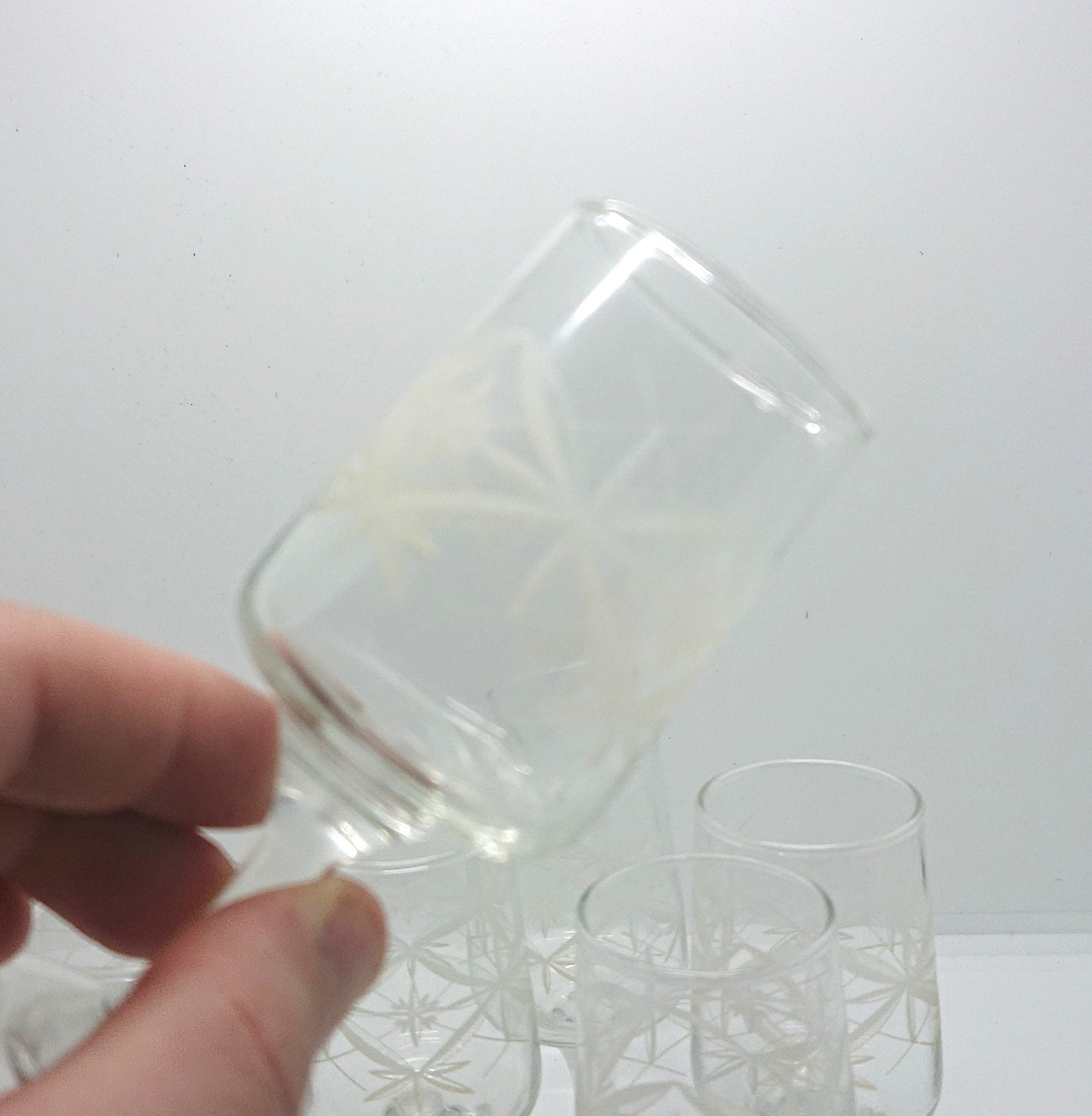 Vintage Drinking Glasses Sherry/Wine Set of 6 Retro White Starburst Design Kitsch Barware