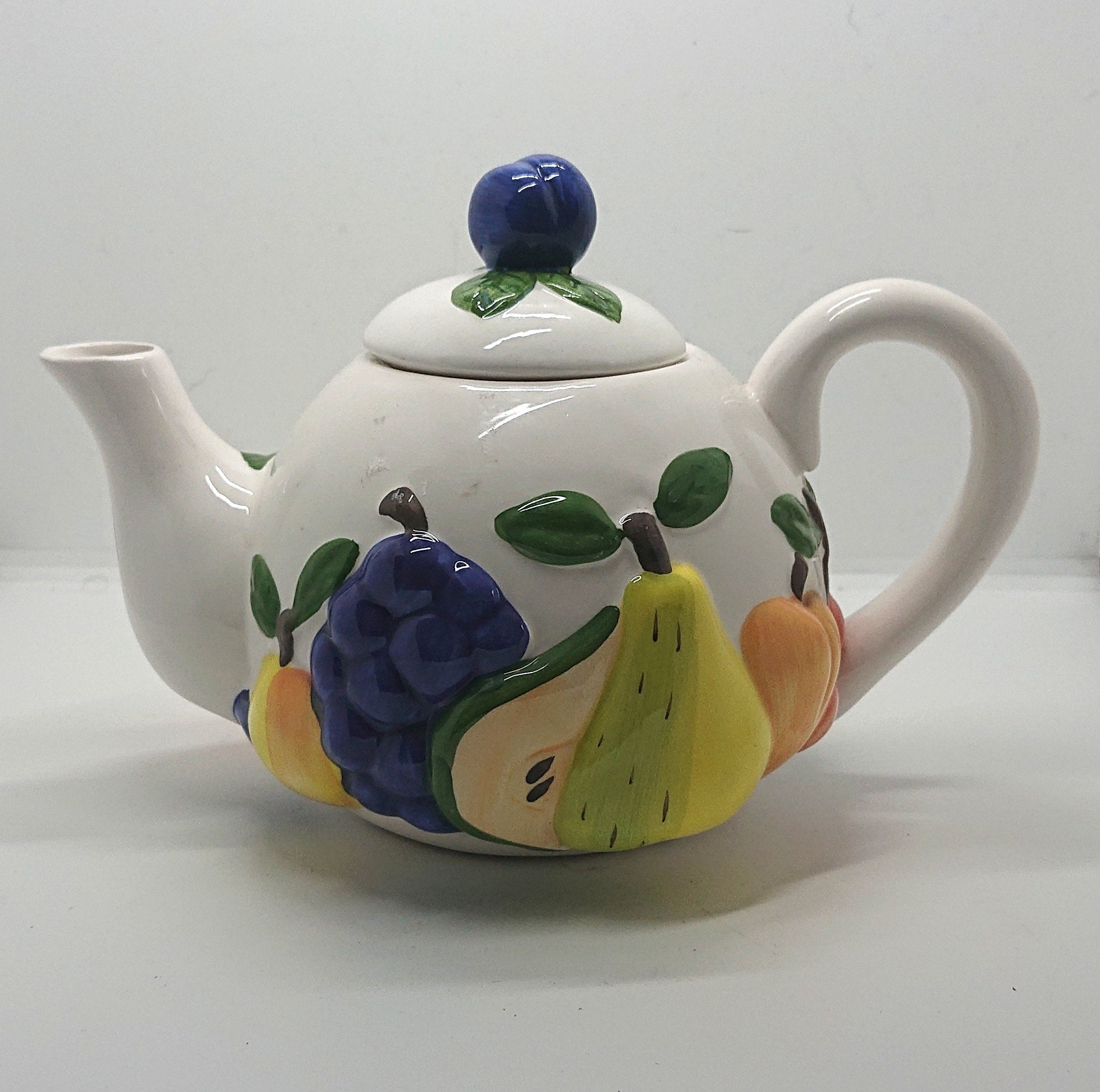 Vintage Teapot by Rayware White Fruit Teapot Country Cottage Chic Afternoon Tea Party Decorative, Ornamental Novelty Teapot