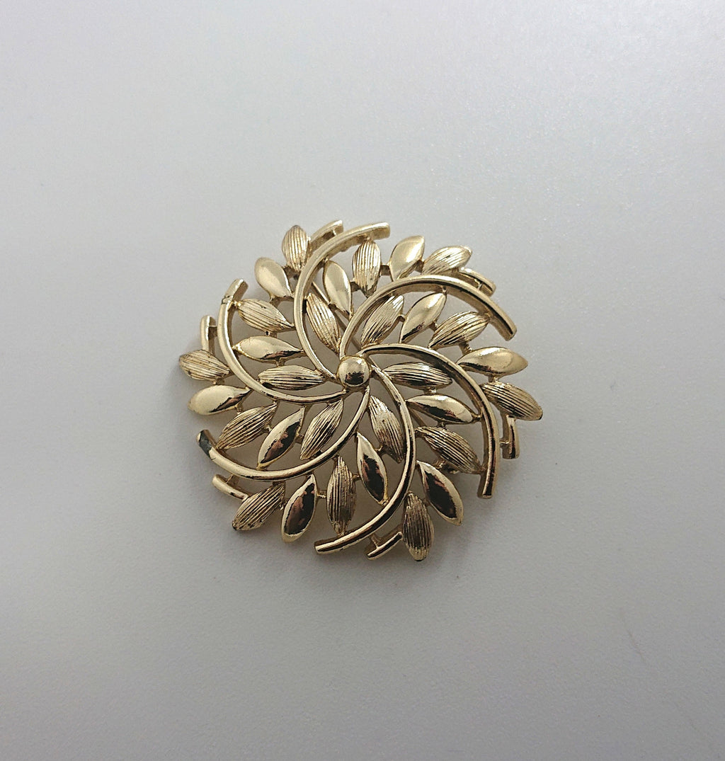 Vintage Gold Floral Brooch Pin Leaf Starburst Costume Jewellery Jewelry Retro Chunky Brooch