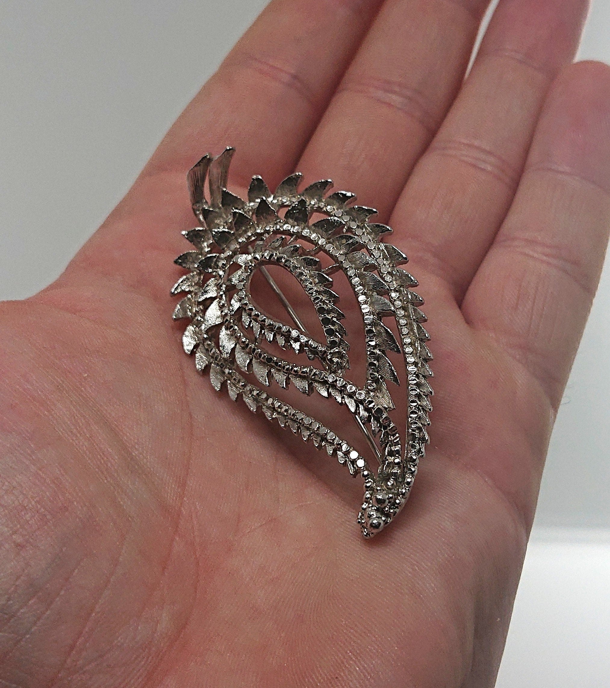 Silver Leaf Brooch Retro Leaf Pin Costume Jewellery Jewelry Vintage